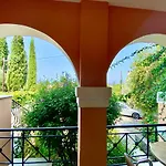 Rosalia & With Pool By Hotelius *