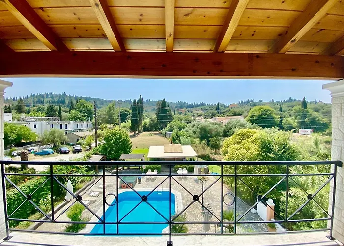 Rosalia & With Pool By Hotelius *