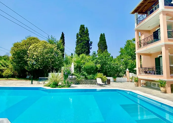 Rosalia & With Pool By Hotelius *