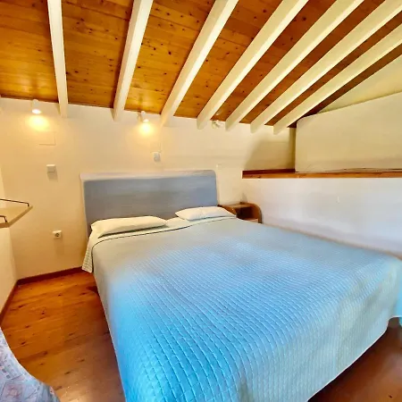 Rosalia & With Pool By Hotelius *