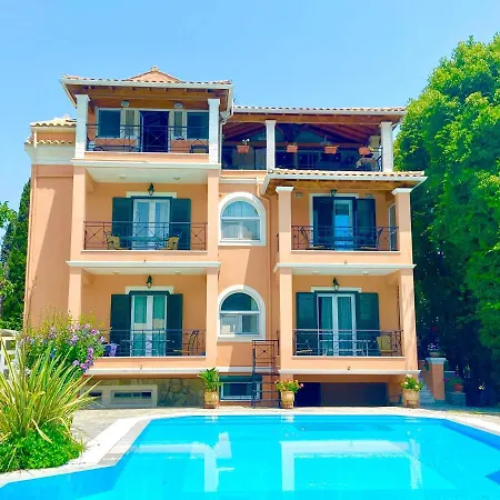 Rosalia & With Pool By Hotelius *