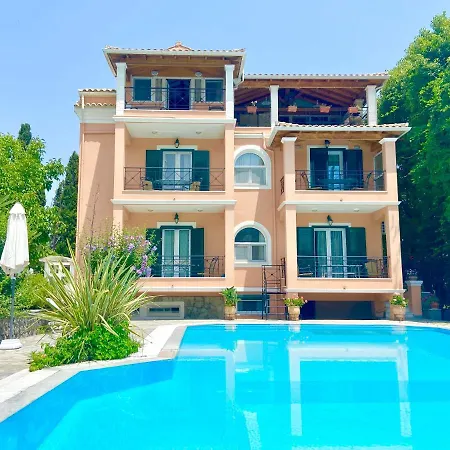 Rosalia & With Pool By Hotelius *